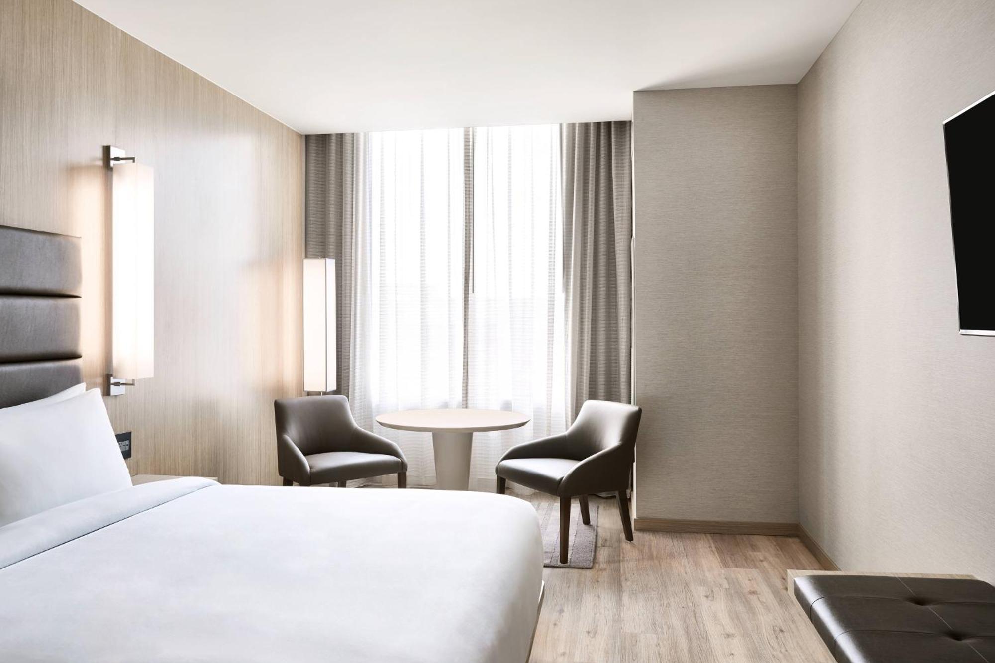 Guest Room 1 King,1643207527:JPEG